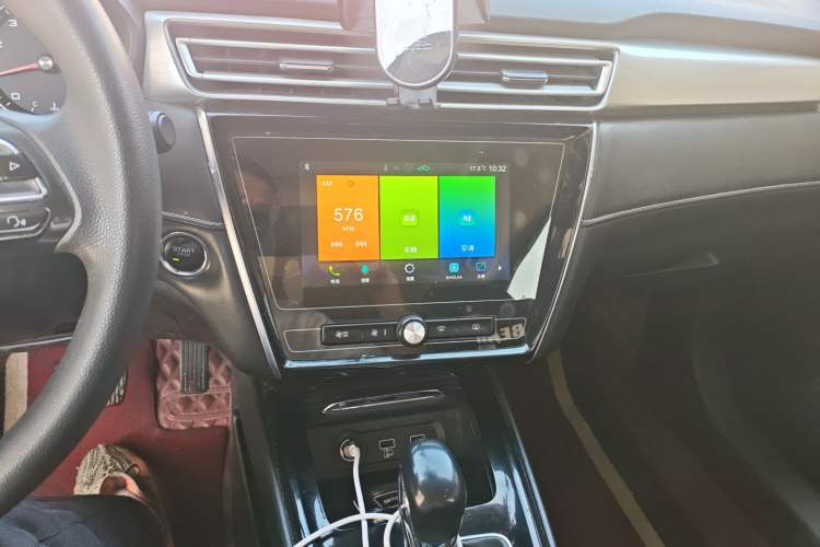 Used Roewe i5 2019 1.5L Automatic 4G Connected Linghao Edition Audio And AC Panel