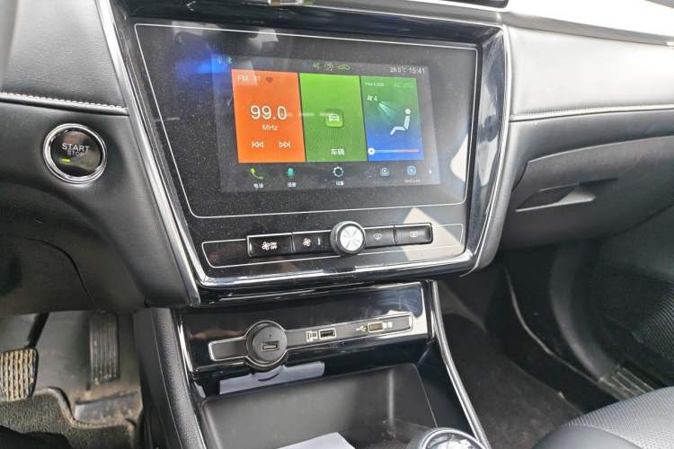 Used Roewe i5 2019 1.5L Manual 4G Connectable Langhao Edition Audio And AC Panel