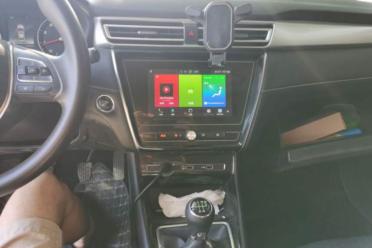 Used Roewe i5 2019 1.5L Manual 4G Connected Langyue Edition Audio And AC Panel