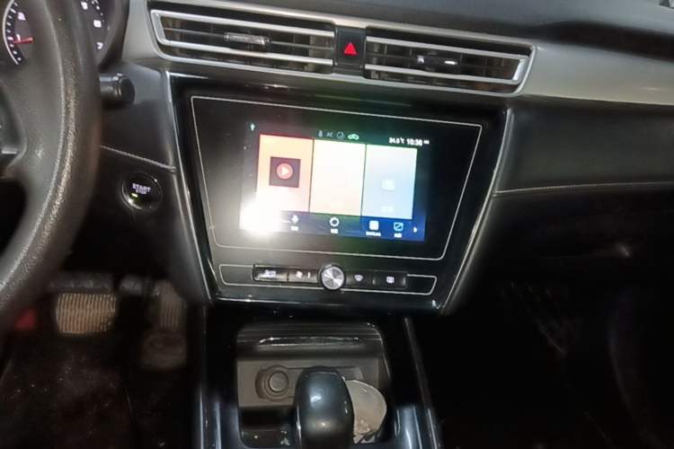 Used Roewe i5 2019 1.5L Automatic 4G Connected Linghao Edition Audio And AC Panel