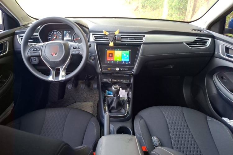 Used Roewe i5 2019 1.5L Manual 4G Connected Langyue Edition Center Console