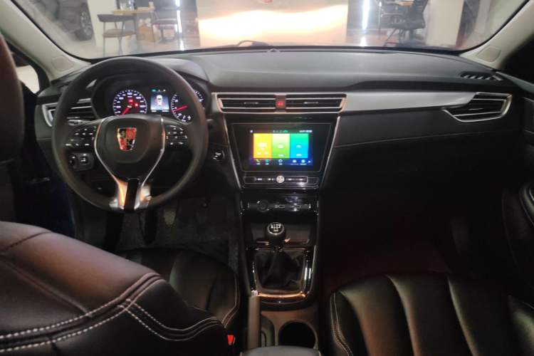 Used Roewe i5 2019 1.5L Manual 4G Connected Langyue Edition Center Console