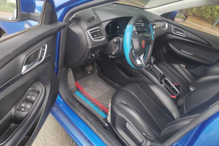 Used Roewe i5 2019 20T Automatic 4G Connect Luxury Flagship Edition Driver Seat