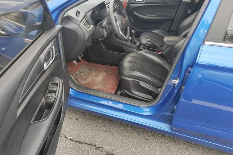 Used Roewe i5 2019 1.5L Manual 4G Connectable Langhao Edition Driver Seat