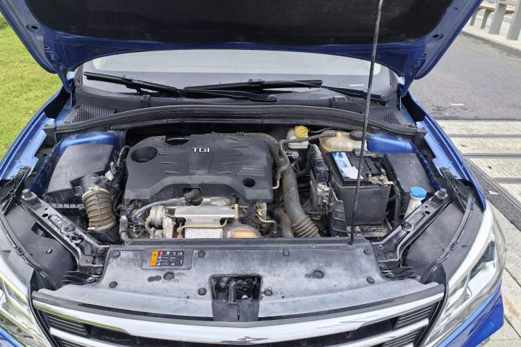 Used Roewe i5 2019 20T Automatic 4G Connect Luxury Flagship Edition Engine Bay
