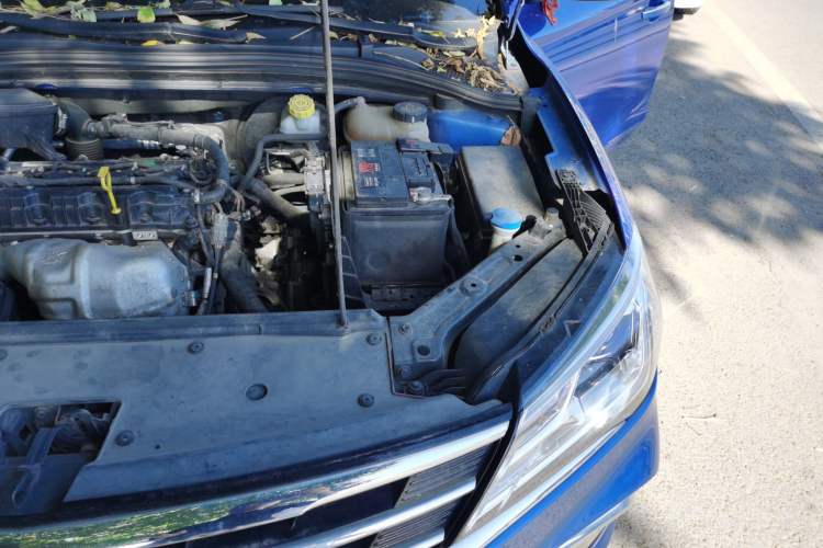 Used Roewe i5 2019 1.5L Manual 4G Connected Langyue Edition Engine Bay Left