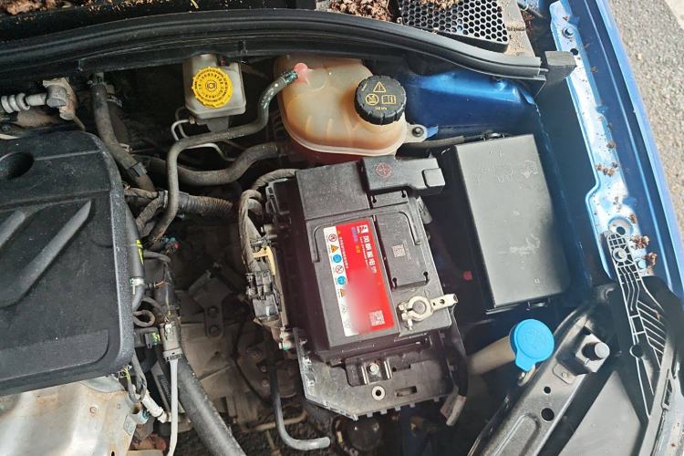 Used Roewe i5 2019 1.5L Automatic 4G Connected Langhao Edition Engine Bay Left