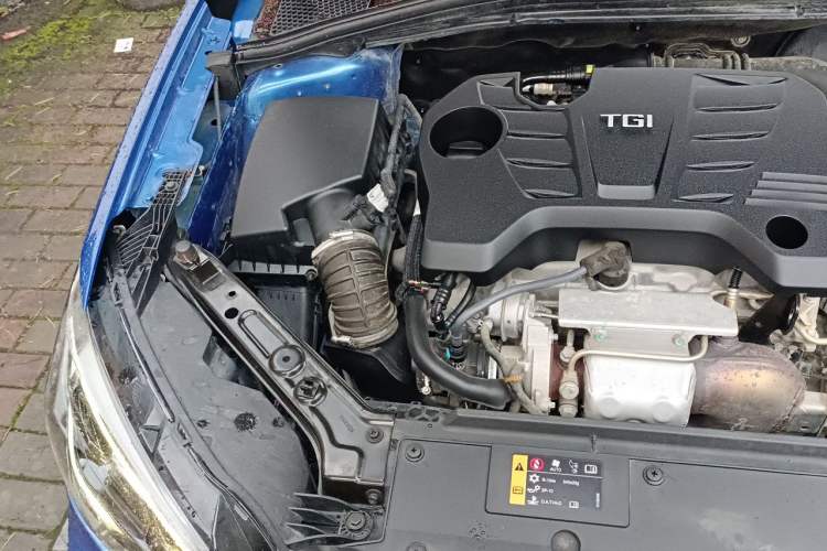 Used Roewe i5 2019 20T Automatic 4G Connected Supercharged Flagship Edition Engine Bay Right
