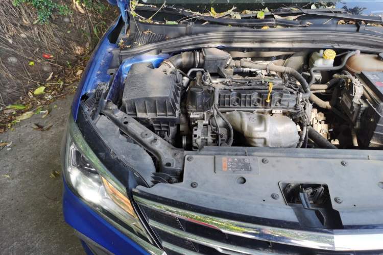 Used Roewe i5 2019 1.5L Manual 4G Connected Langyue Edition Engine Bay Right