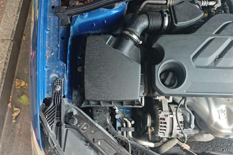 Used Roewe i5 2019 1.5L Automatic 4G Connected Langhao Edition Engine Bay Right