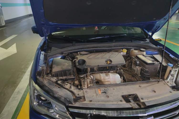 Used Roewe i5 2019 1.5L Automatic 4G Connected Langhao Edition Engine Bay Right