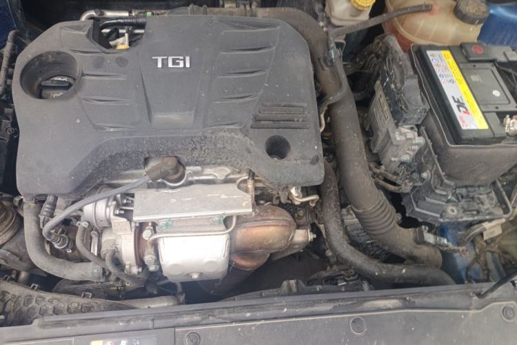 Used Roewe i5 2019 20T Automatic 4G Connected Supercharged Flagship Edition Engine Bay