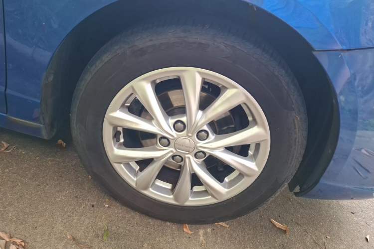 Used Roewe i5 2019 1.5L Manual 4G Connected Langyue Edition Exterior 1