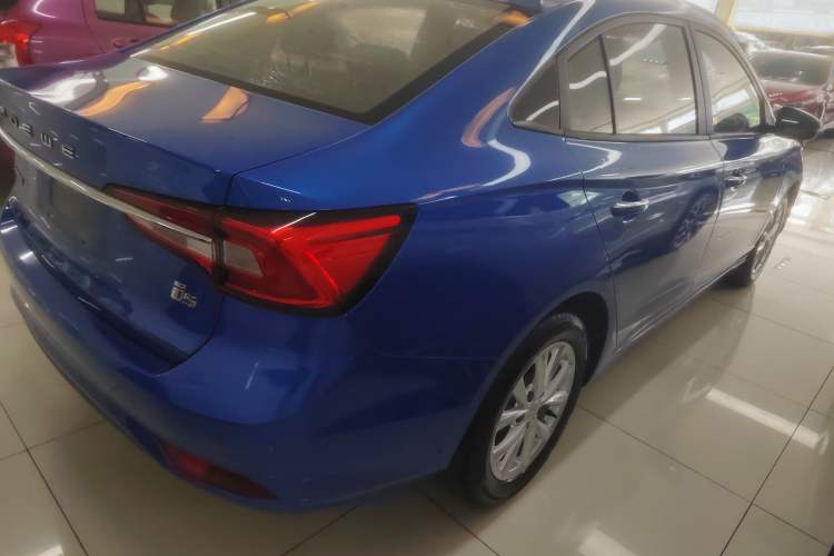 Used Roewe i5 2019 1.5L Automatic 4G Connected Langyue Edition Exterior 4