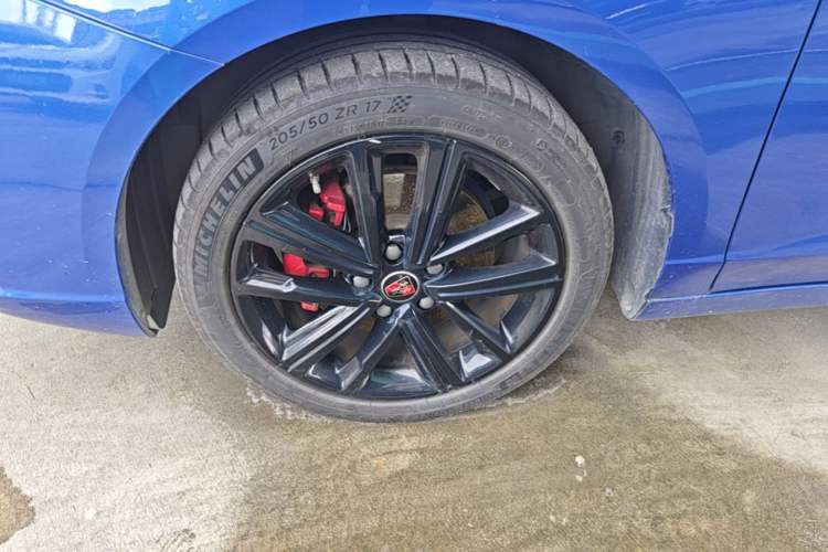 Used Roewe i5 2019 GL 20T Automatic 4G Connected & Ultra-Cool Play Edition Exterior 4
