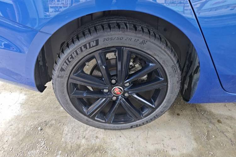 Used Roewe i5 2019 GL 20T Automatic 4G Connected & Ultra-Cool Play Edition Exterior 5