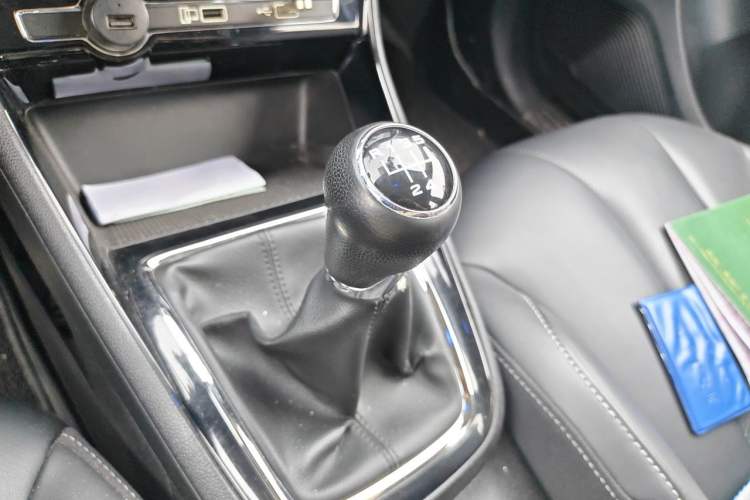 Used Roewe i5 2019 1.5L Manual 4G Connectable Langhao Edition Gear Lever