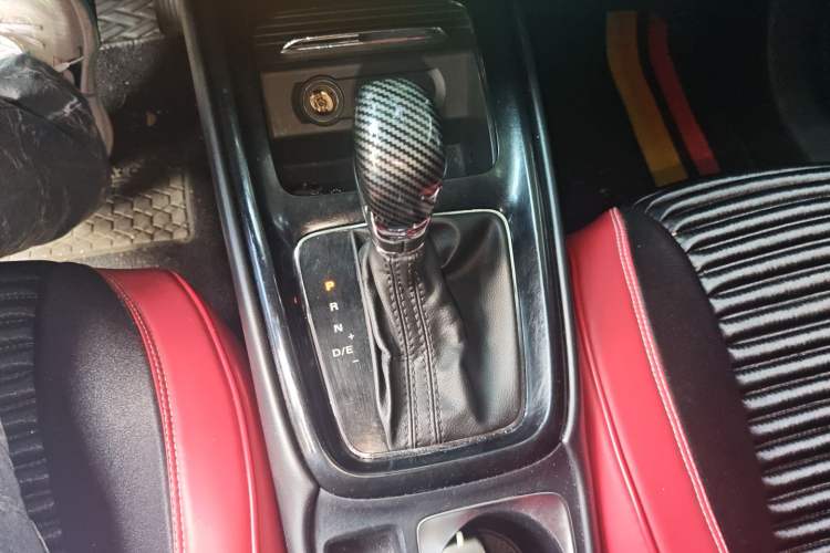 Used Roewe i5 2019 1.5L Automatic 4G Connected Langhao Edition Gear Lever