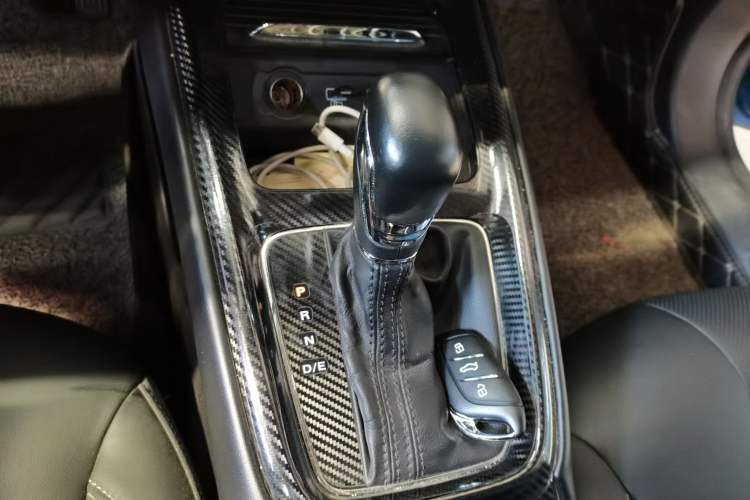 Used Roewe i5 2019 1.5L Automatic 4G Connected Linghao Flagship Edition Gear Lever