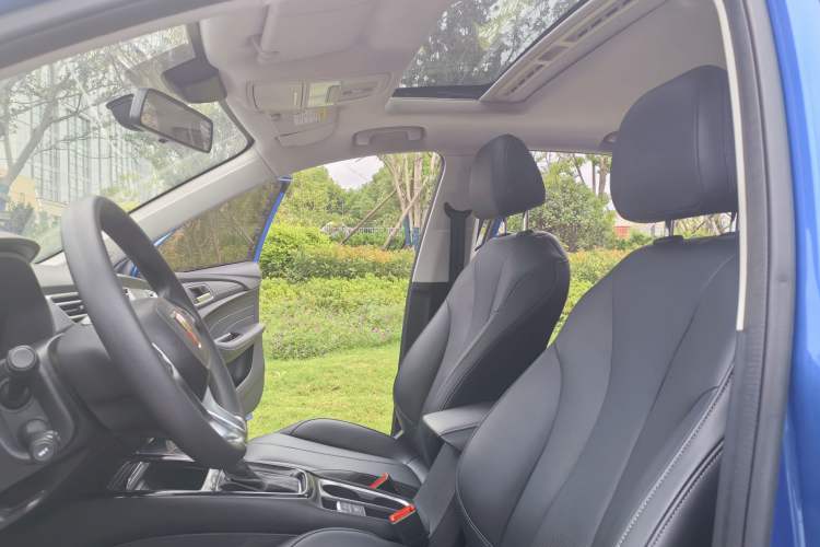 Used Roewe i5 2019 20T Automatic 4G Connect Luxury Flagship Edition Headliner