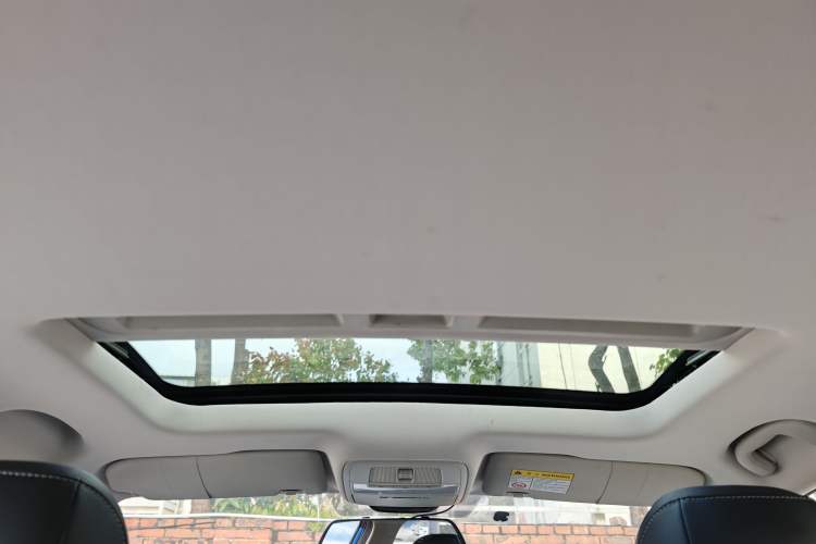 Used Roewe i5 2019 1.5L Manual 4G Connect Leehao Flagship Edition Headliner