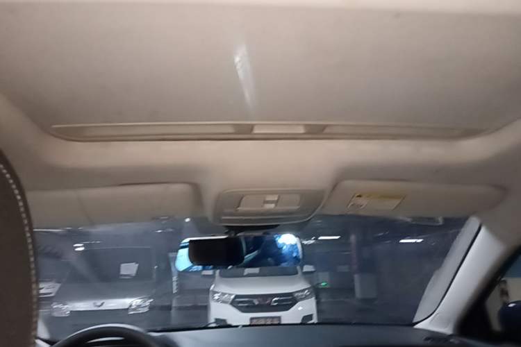 Used Roewe i5 2019 1.5L Automatic 4G Connected Linghao Edition Headliner