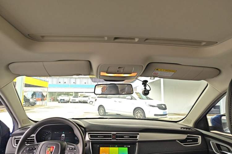Used Roewe i5 2019 GL 20T Automatic 4G Connected & Ultra-Cool Play Edition Headliner