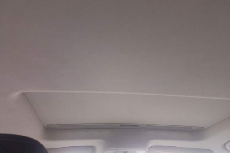 Used Roewe i5 2019 20T Automatic 4G Connected Supercharged Flagship Edition Headliner