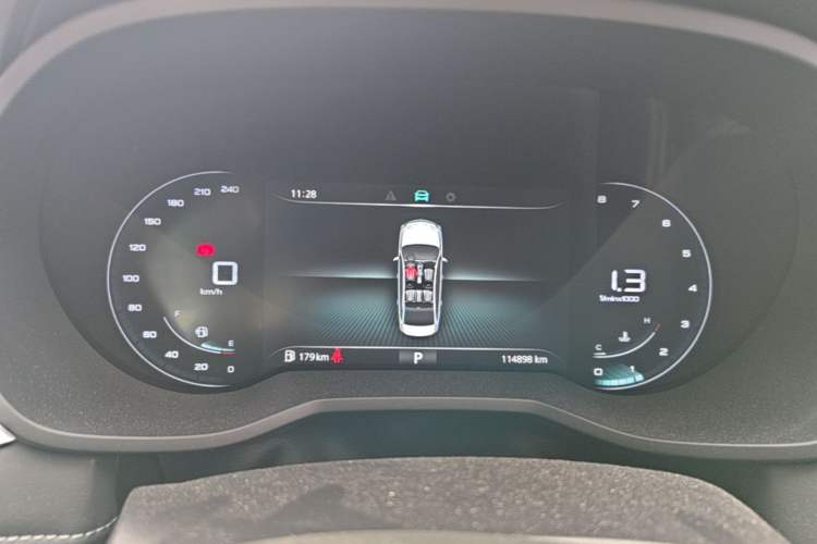 Used Roewe i5 2019 GL 20T Automatic 4G Connected & Ultra-Cool Play Edition Instrument Cluster