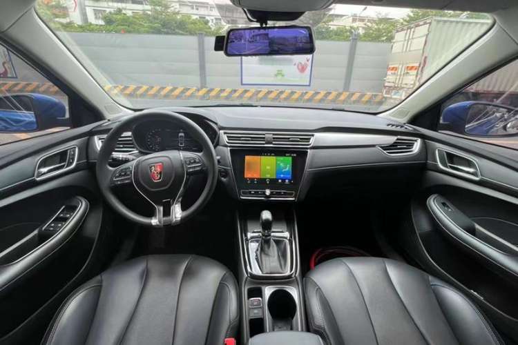 Used Roewe i5 2019 GL 20T Automatic 4G Connected & Ultra-Cool Play Edition Interior 1