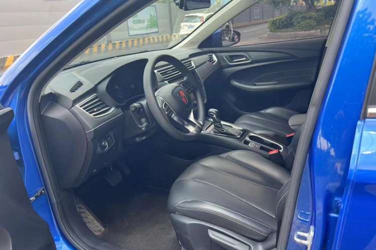 Used Roewe i5 2019 GL 20T Automatic 4G Connected & Ultra-Cool Play Edition Interior 2
