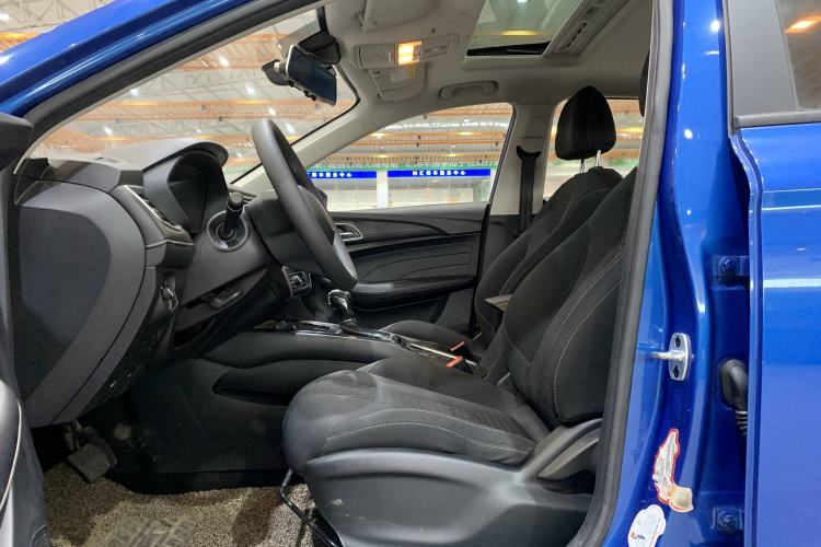 Used Roewe i5 2019 1.5L Automatic 4G Connected Langyue Edition Interior 3