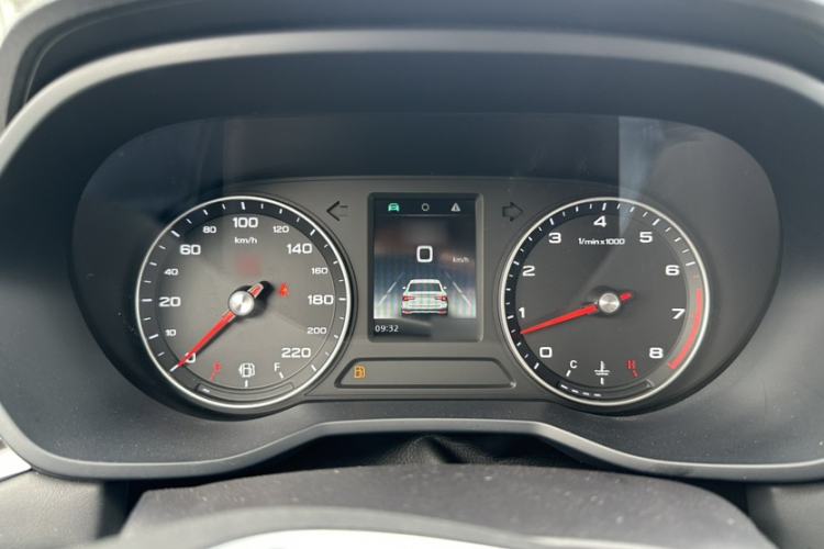 Used Roewe i5 2019 1.5L Manual 4G Connected Langyue Edition Interior 4