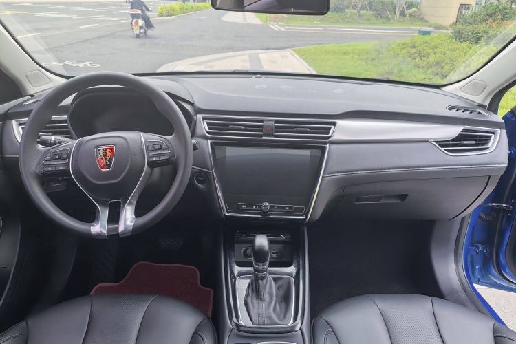 Used Roewe i5 2019 20T Automatic 4G Connect Luxury Flagship Edition Interior 4