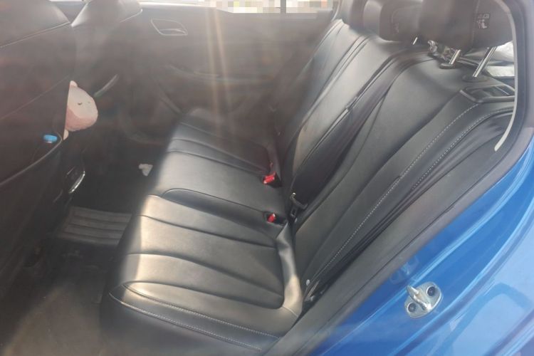 Used Roewe i5 2019 20T Automatic 4G Connected Supercharged Flagship Edition Left Rear Seat