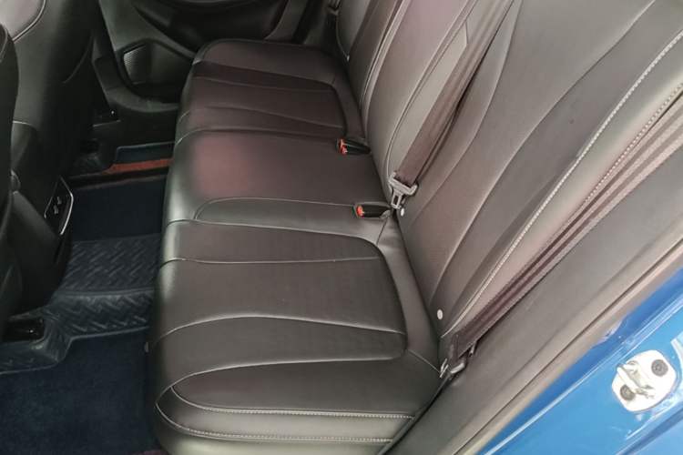Used Roewe i5 2019 1.5L Automatic 4G Connected Langhao Edition Left Rear Seat