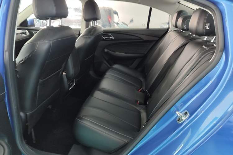 Used Roewe i5 2019 1.5L Automatic 4G Connected Linghao Flagship Edition Left Rear Seat