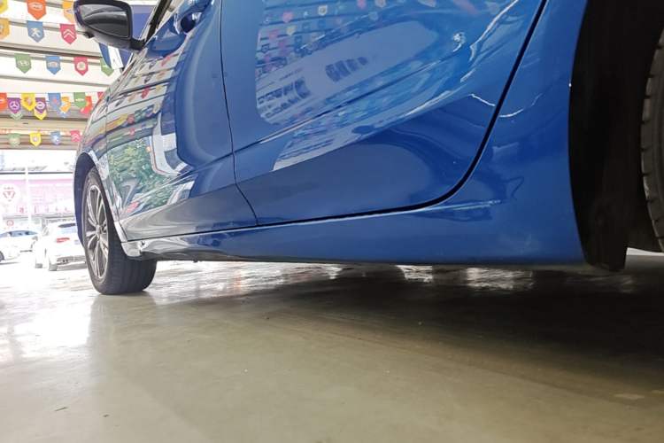 Used Roewe i5 2019 1.5L Automatic 4G Connected Langhao Edition Left Side Sill
