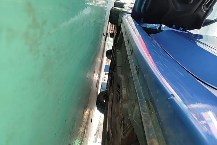 Used Roewe i5 2019 1.5L Automatic 4G Connected Linghao Flagship Edition Left Side Sill
