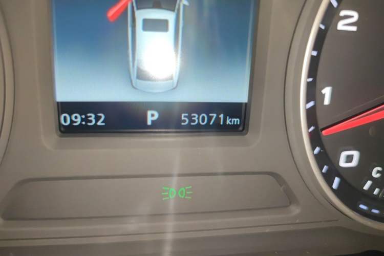 Used Roewe i5 2019 1.5L Automatic 4G Connected Langhao Edition Odometer Close Up