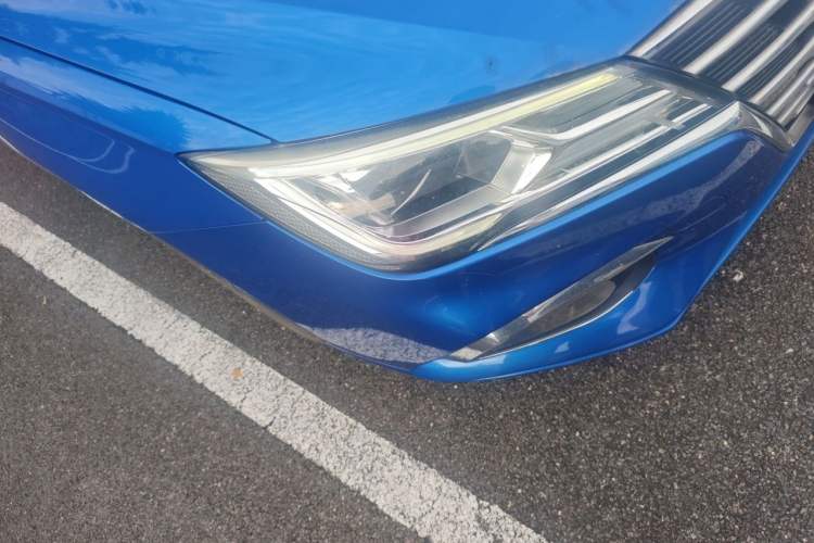 Used Roewe i5 2019 20T Automatic 4G Connected Supercharged Flagship Edition Right Front Headlight