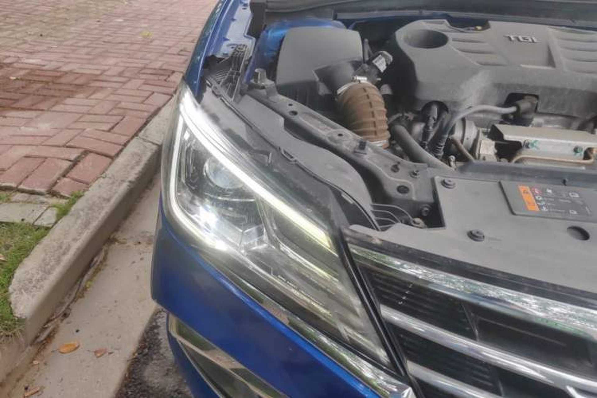Used Roewe i5 2019 20T Automatic 4G Connect Luxury Flagship Edition Right Front Headlight