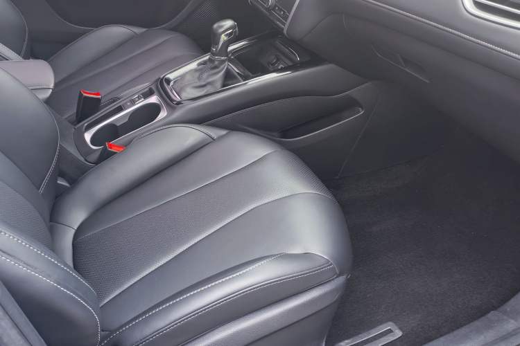 Used Roewe i5 2019 20T Automatic 4G Connect Luxury Flagship Edition Right Front Seat