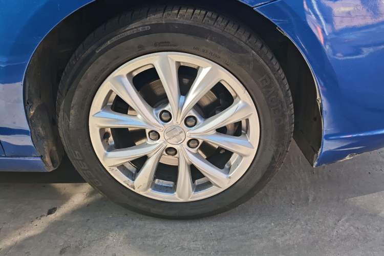 Used Roewe i5 2019 1.5L Automatic 4G Connected Linghao Edition Right Front Wheel Hub