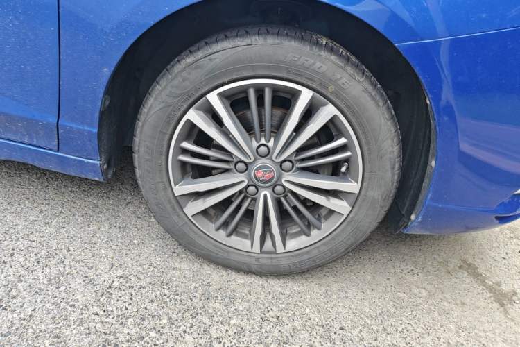 Used Roewe i5 2019 1.5L Manual 4G Connectable Langhao Edition Right Front Wheel Hub