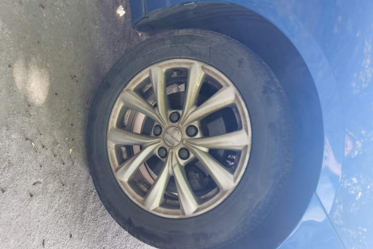 Used Roewe i5 2019 1.5L Manual 4G Connected Langyue Edition Right Front Wheel Hub