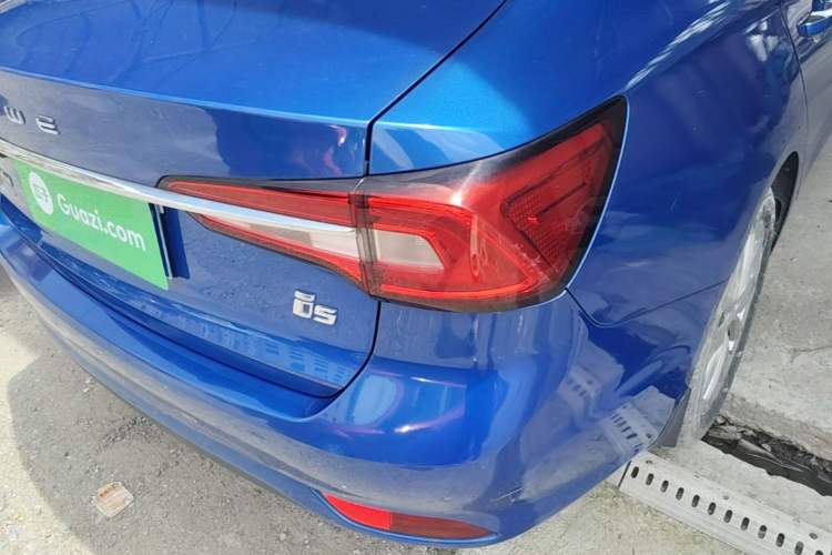 Used Roewe i5 2019 1.5L Automatic 4G Connected Langyue Edition Right Rear Taillight