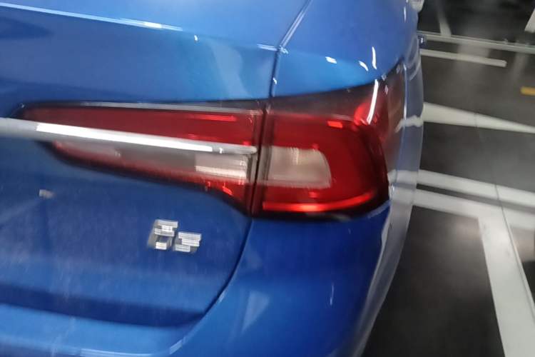 Used Roewe i5 2019 1.5L Automatic 4G Connected Linghao Edition Right Rear Taillight