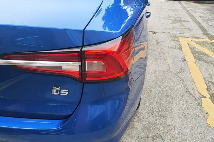 Used Roewe i5 2019 1.5L Automatic 4G Connected Linghao Edition Right Rear Taillight