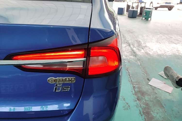 Used Roewe i5 2019 1.5L Automatic 4G Connected Linghao Flagship Edition Right Rear Taillight
